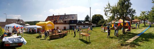 schwarzenberger_strassenfest_spielplatz_pano.jpg