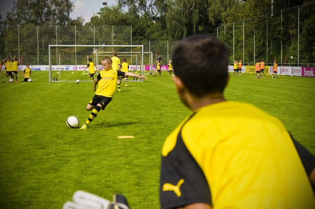 2014-10-21_bvb-fussballschule_beim_tsv-schwarzenberg_training