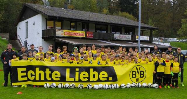 2014-10-27_tsv_bvb-fussballschule__gruppenbild1