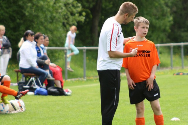 2015-05-16_tsv_d2-junioren__tsv_oetisheim_6-5_traineranweisung